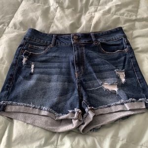 Vanilla Star NWOT Midrise Distressed and Frayed Cuff Hem Size 31/13